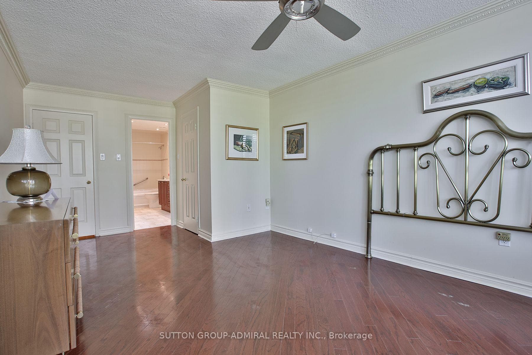 333 Clark Avenue Unit 106 photo 23