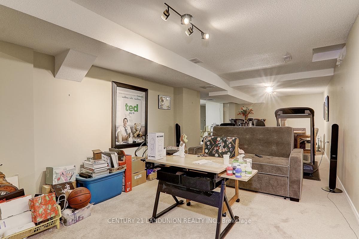 304 Goldhawk Trail photo 34