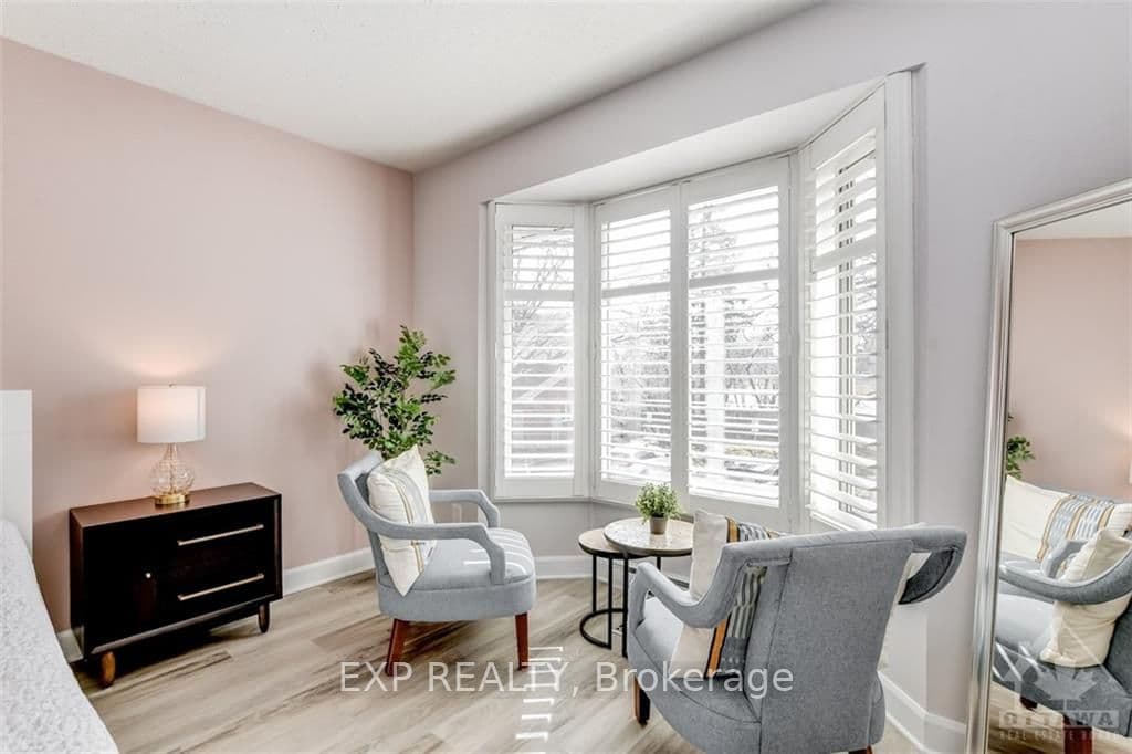 38 OAKHAVEN photo 16