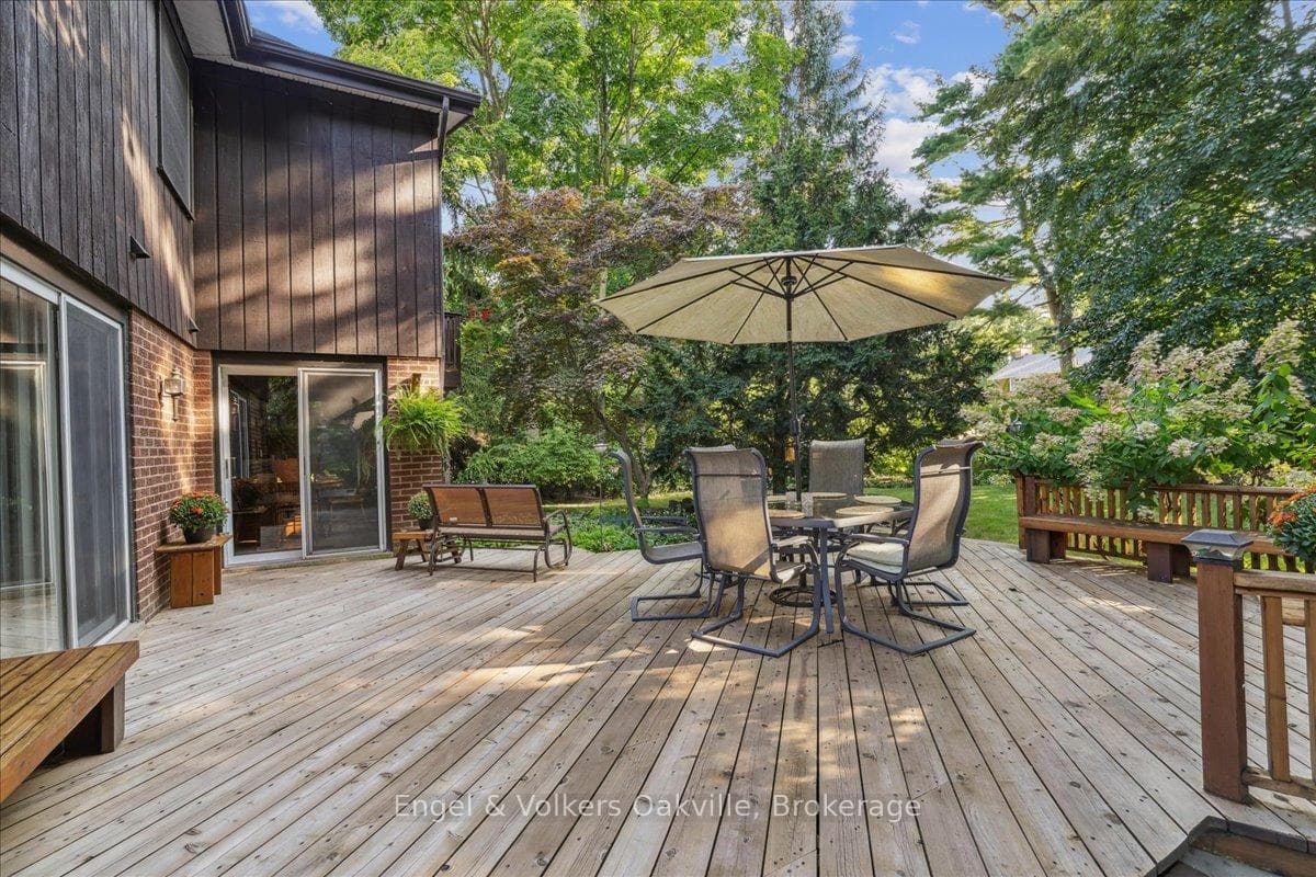 250 Gatestone Avenue photo 34
