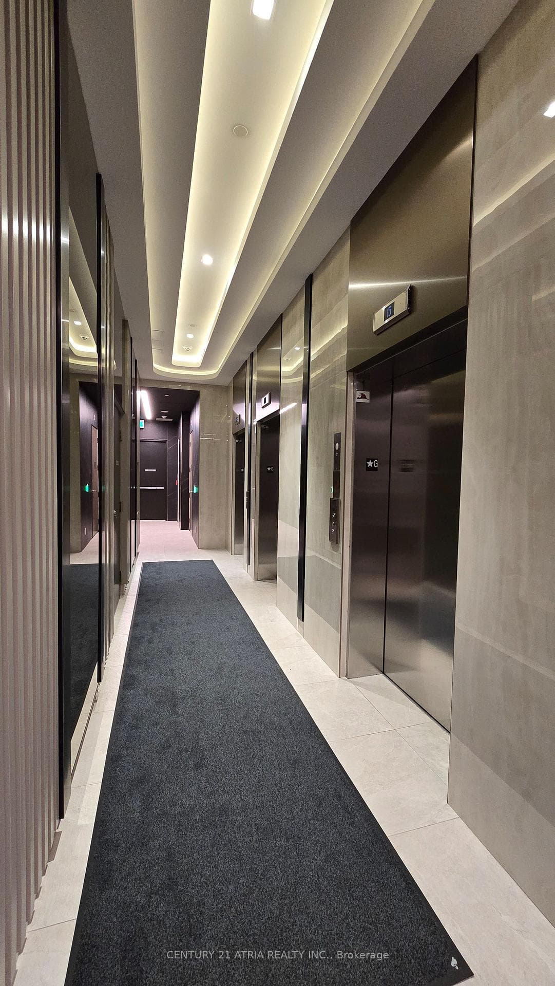 8888 Yonge Street Unit 1005 photo 17