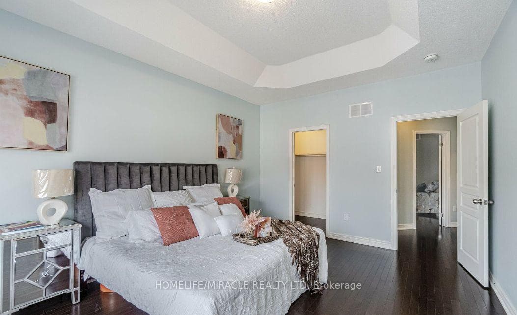 9 Humberstone Crescent photo 14