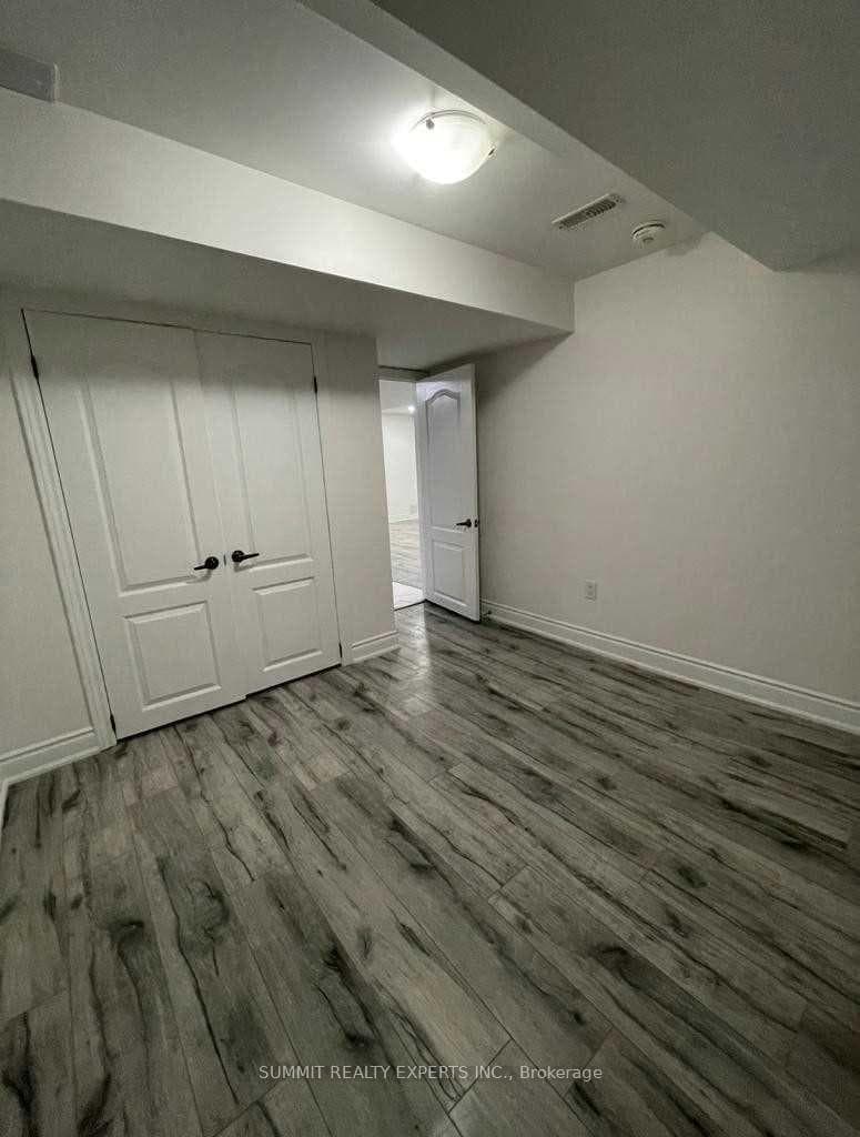 7 Hawtrey Road photo 27