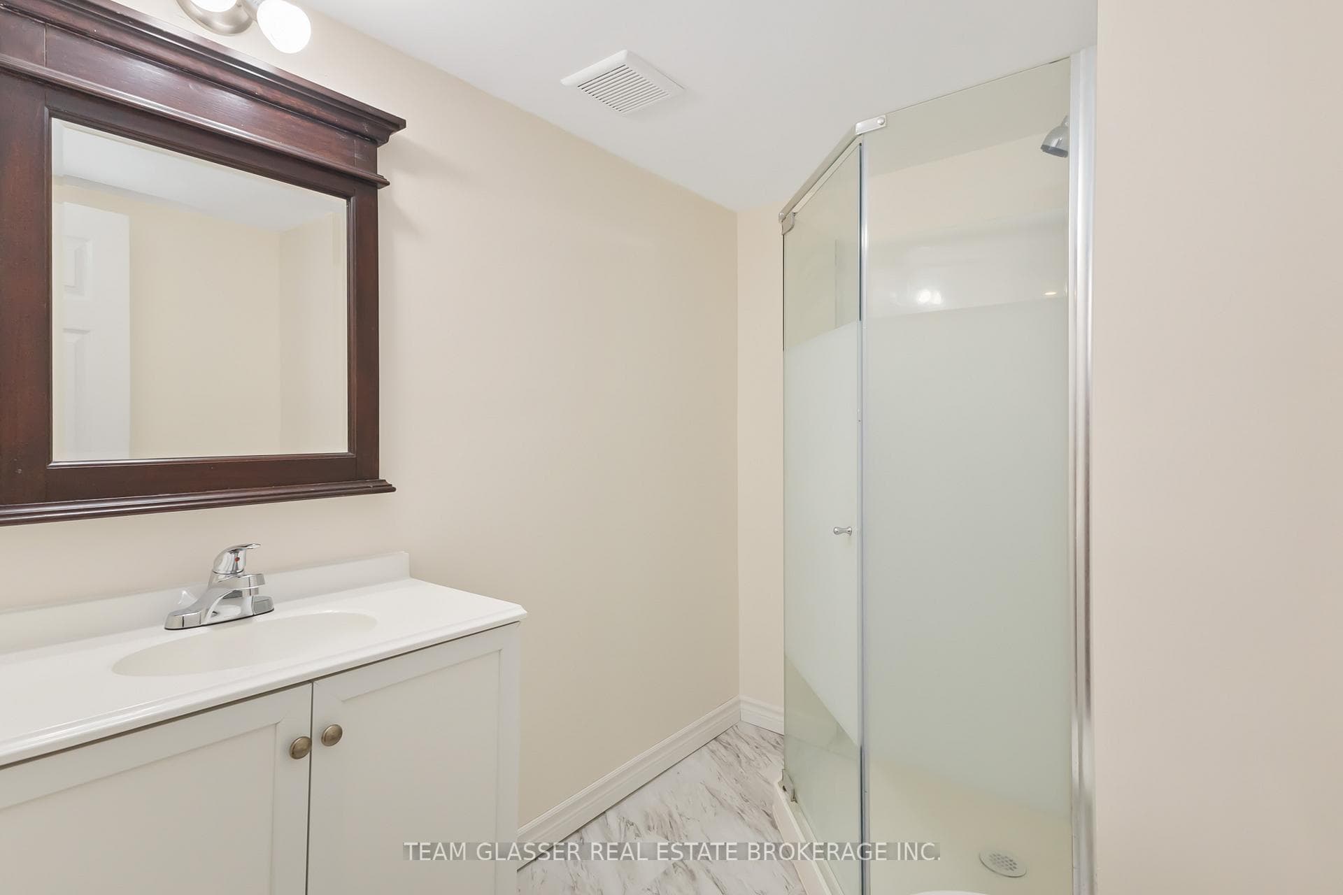 1575 ALDERSBROOK Road photo 17