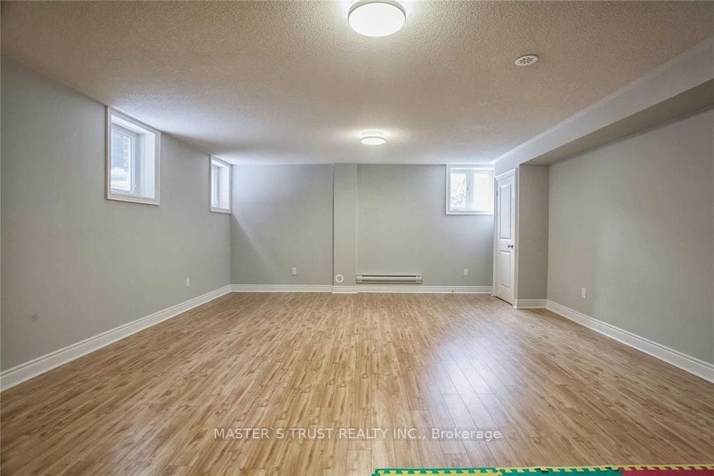 8 Basswood Road photo 21