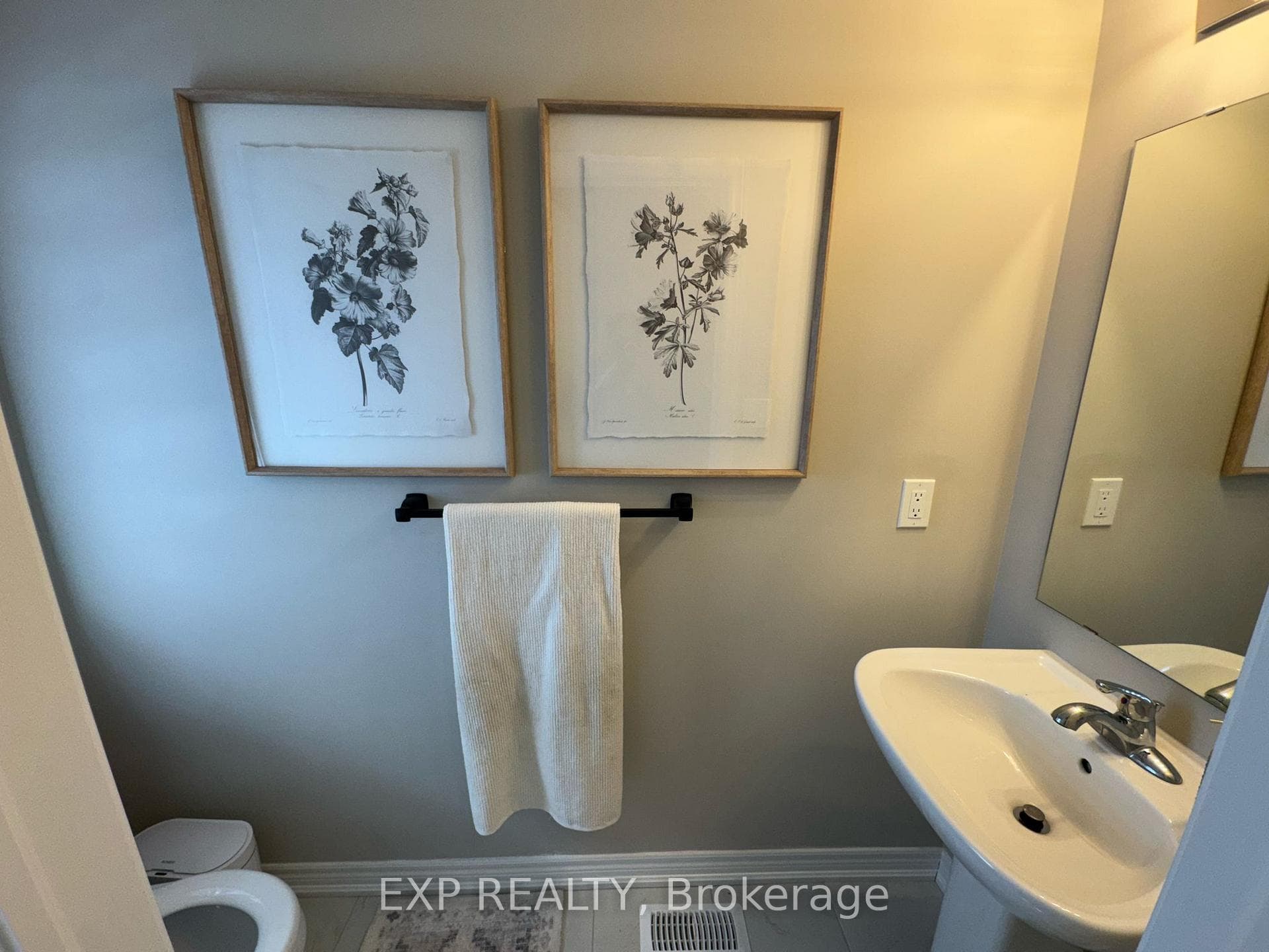 32 Linden Park Lane photo 9