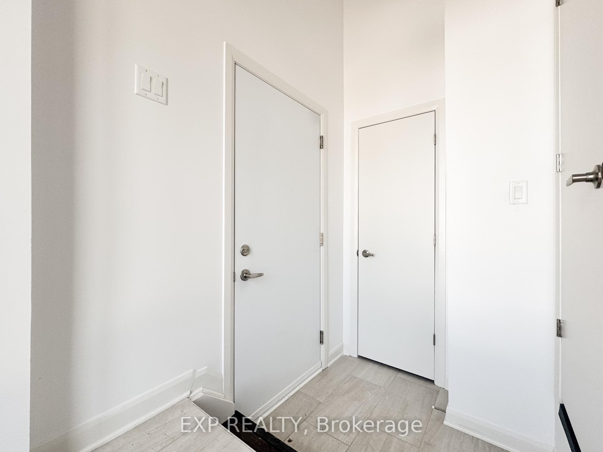 25 Fair Oaks Crescent Unit E photo 5