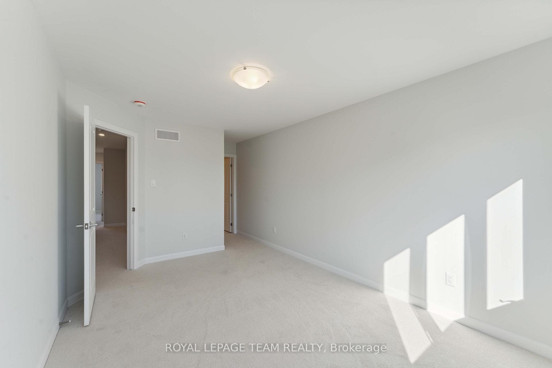 962 Locomotion Lane photo 13