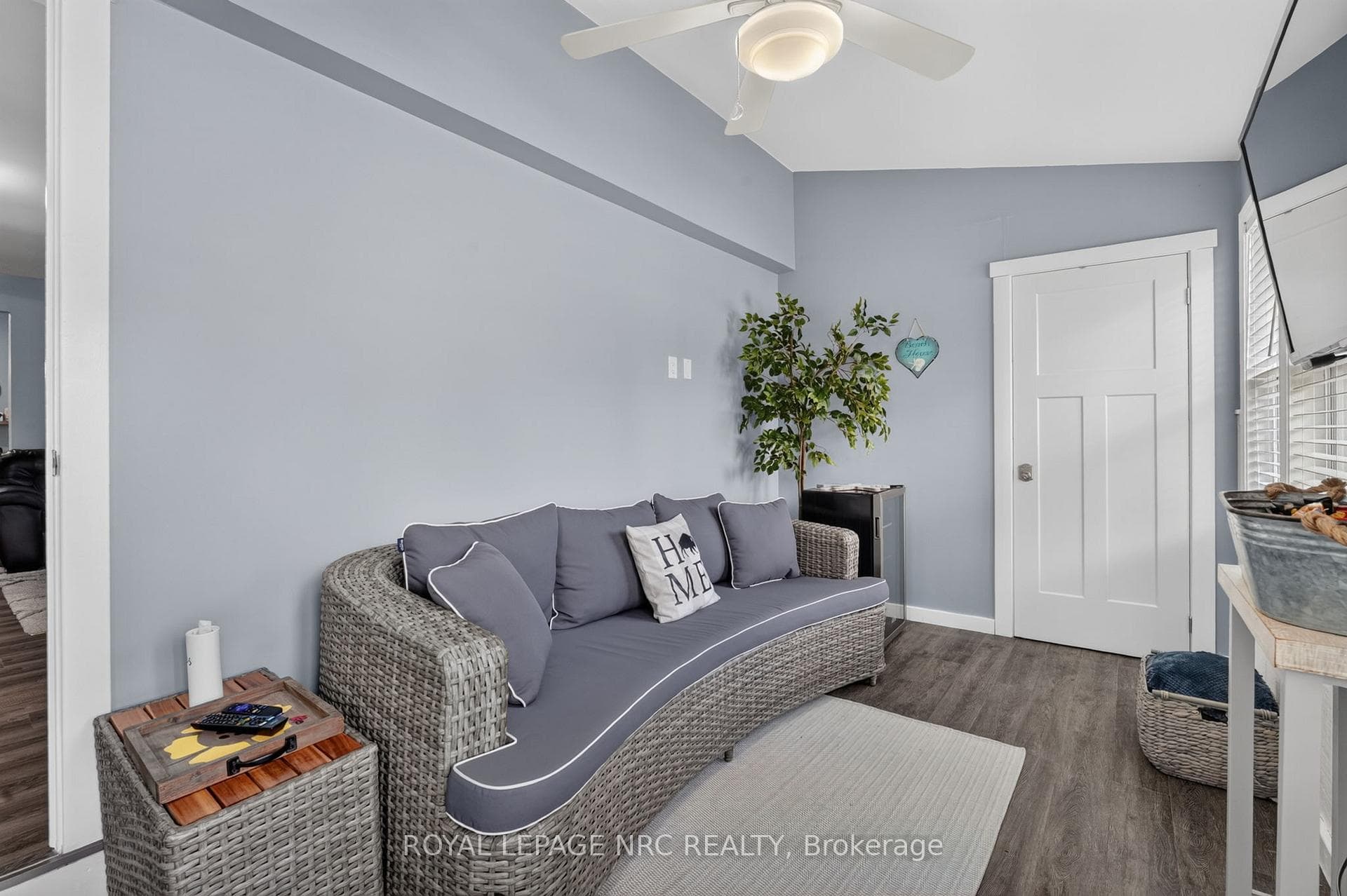 404 Lakewood Avenue photo 10