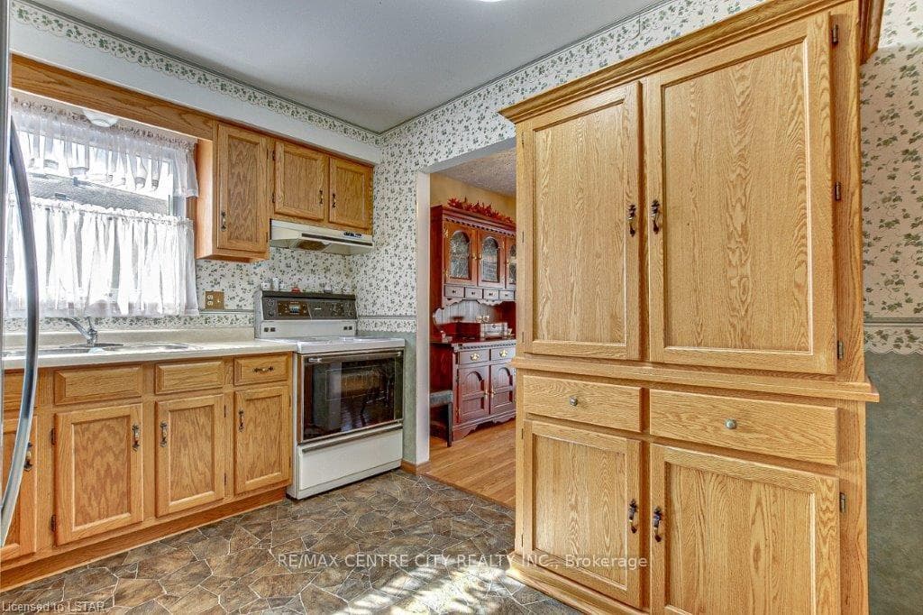 7 RICE Road photo 9