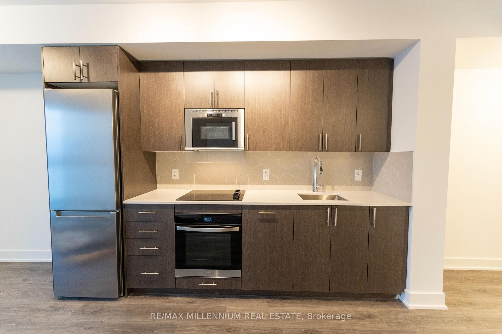 2545 Simcoe Street Unit 1540 photo 9