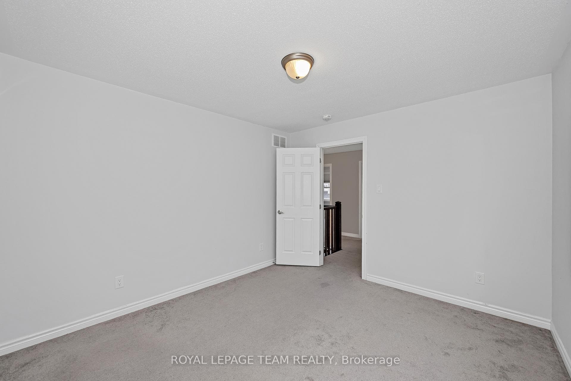 659 Pearl Dace Crescent photo 33