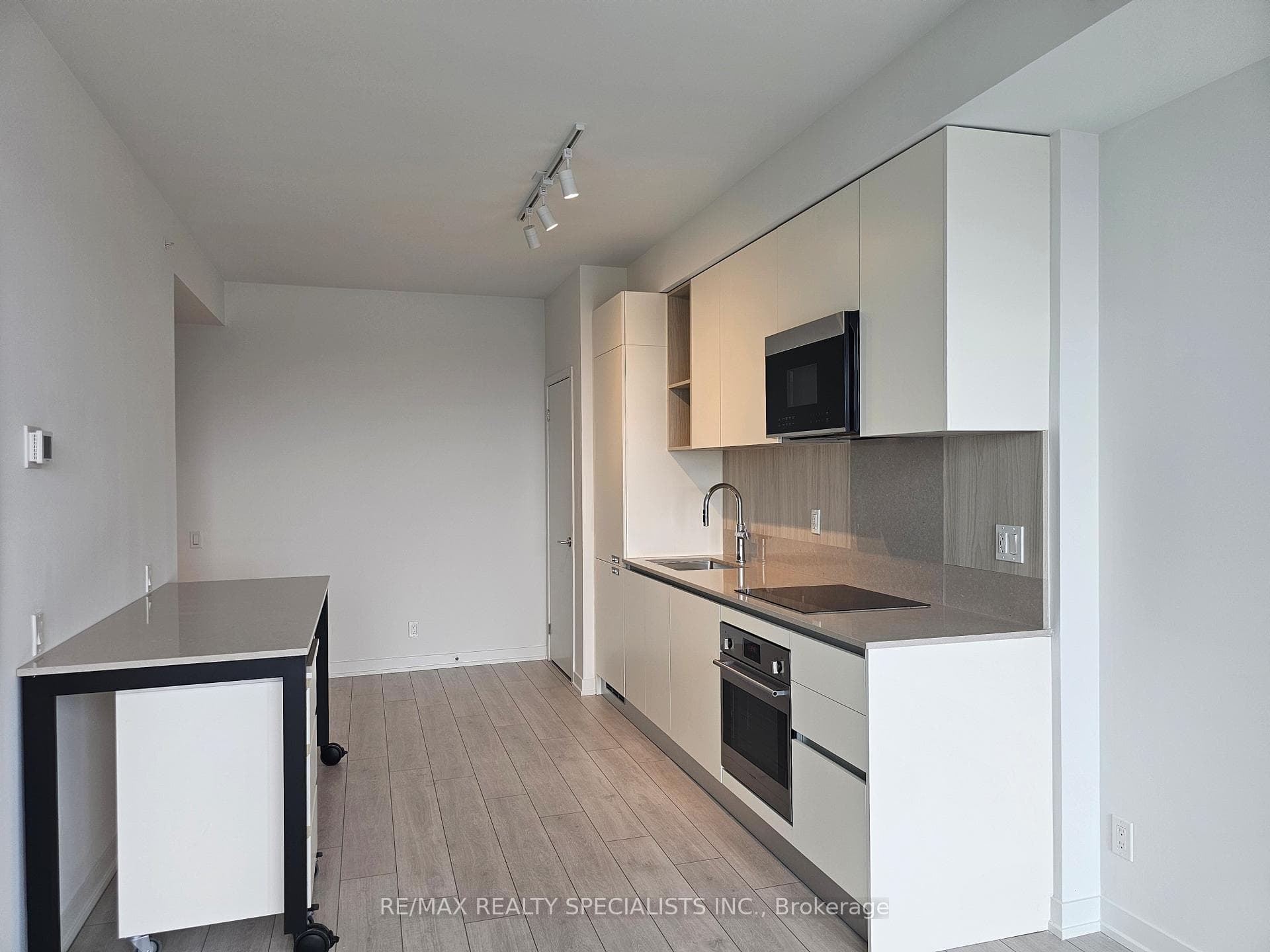 39 Mary Street Unit 2103 photo 8