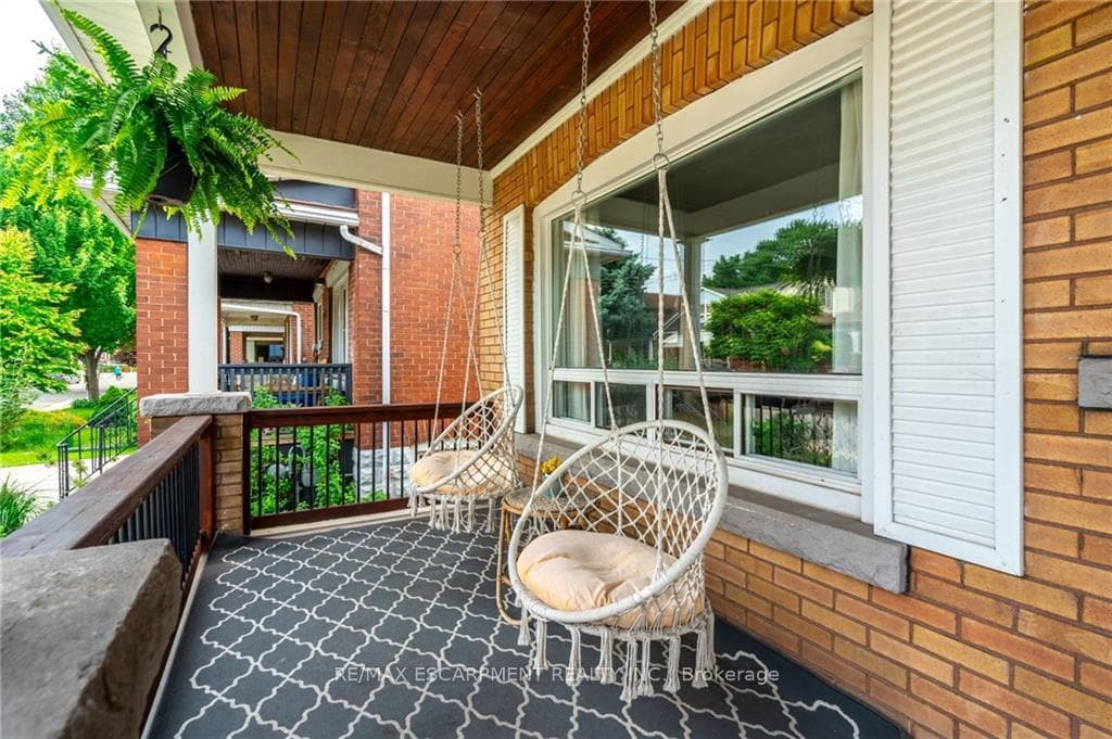 121 Balmoral Avenue photo 4