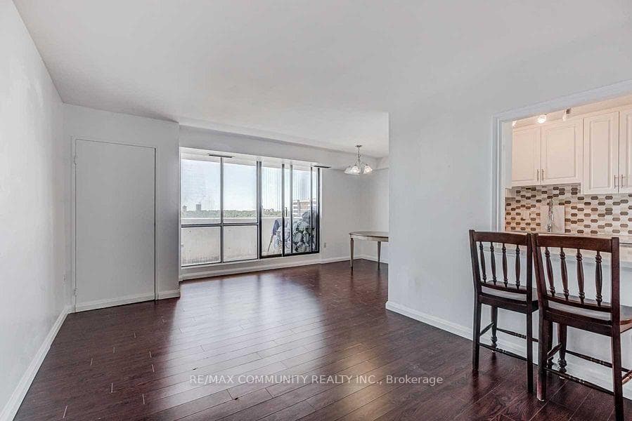 10 Stonehill Court Unit 1210 photo 6