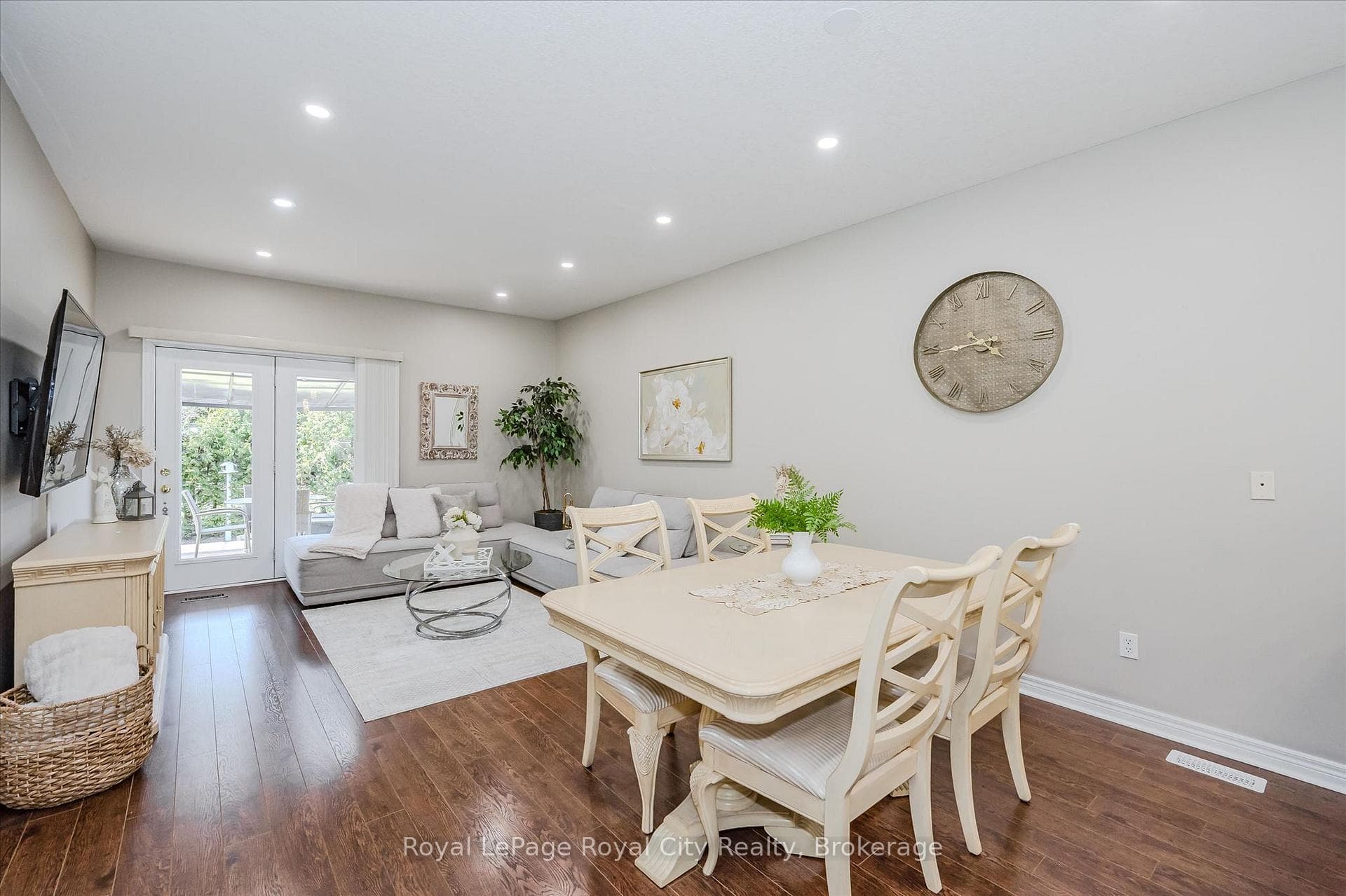 291 Bamford Drive photo 10