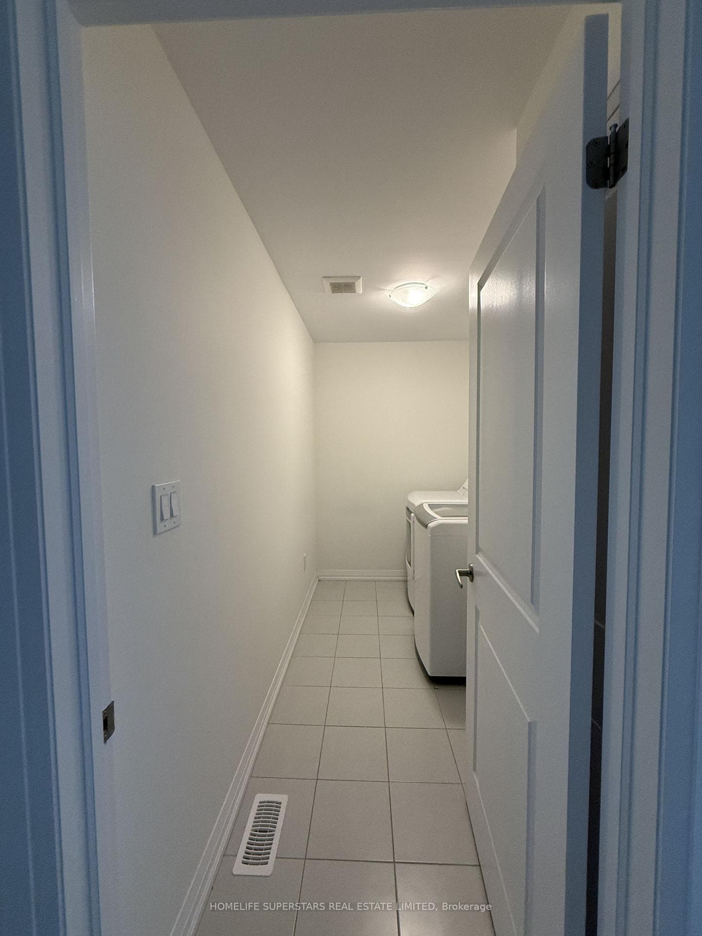 2 Stanley Avenue photo 15