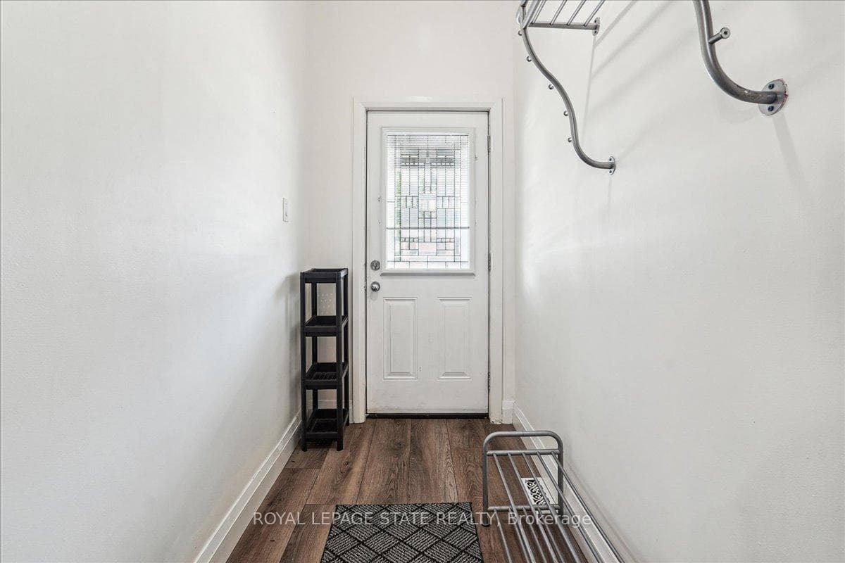 54 Gibson Avenue photo 5