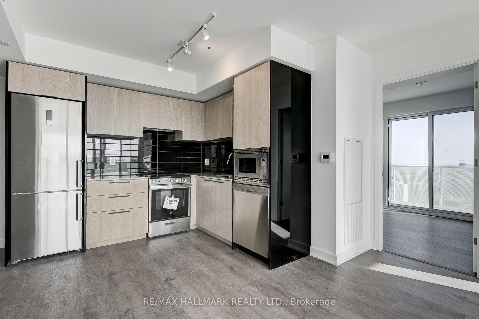 501 Yonge Street Unit 5112 photo 6