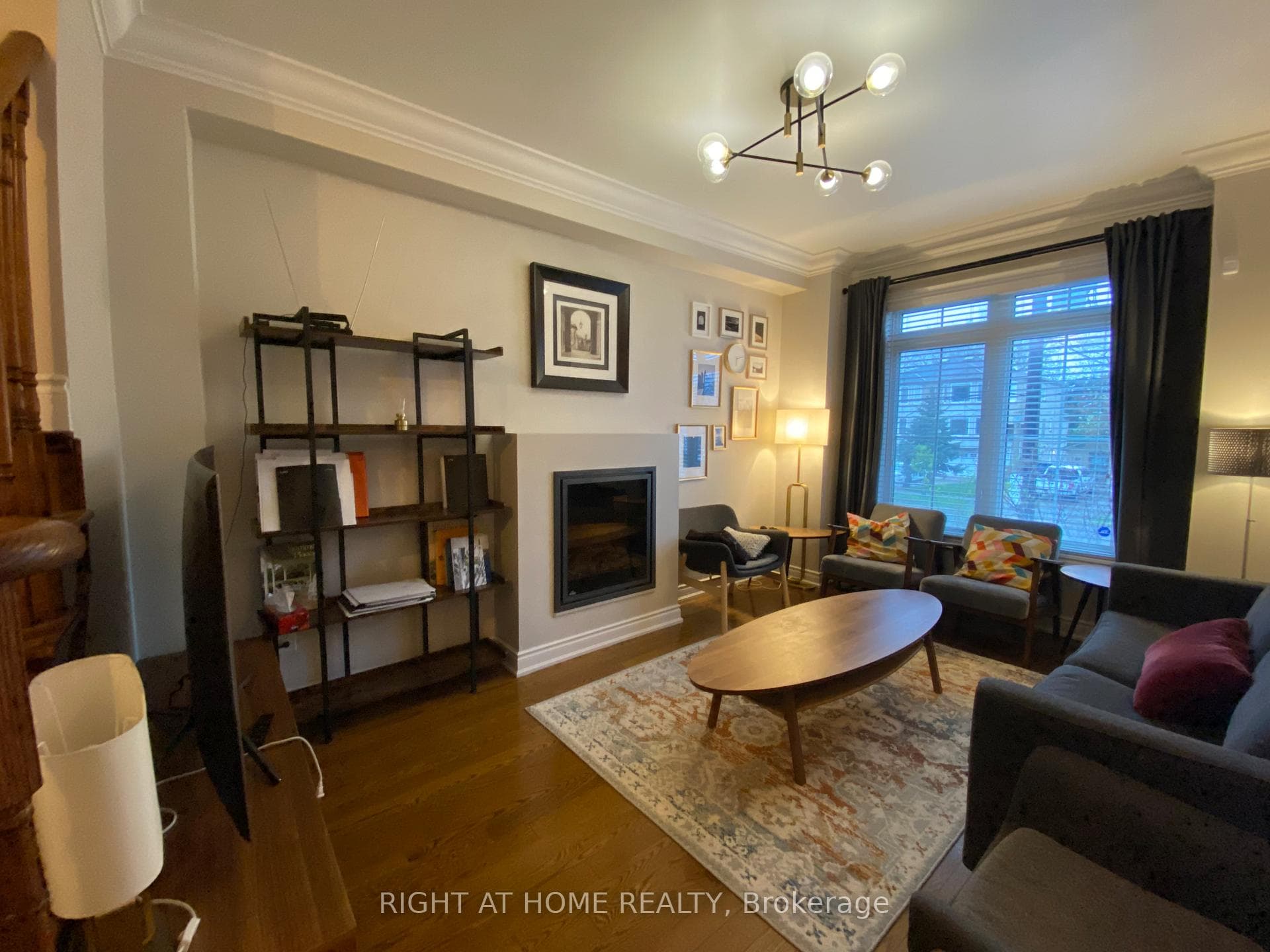 137B Finch Avenue photo 2