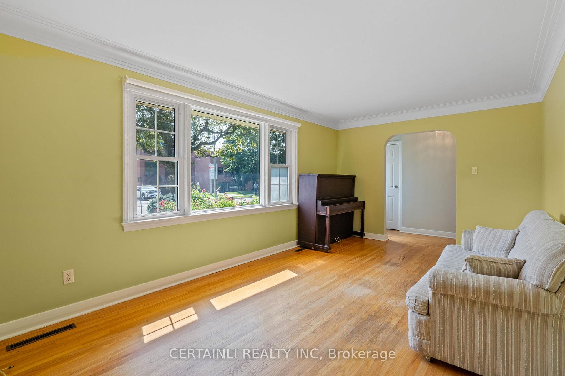15 Hepburn Avenue photo 8
