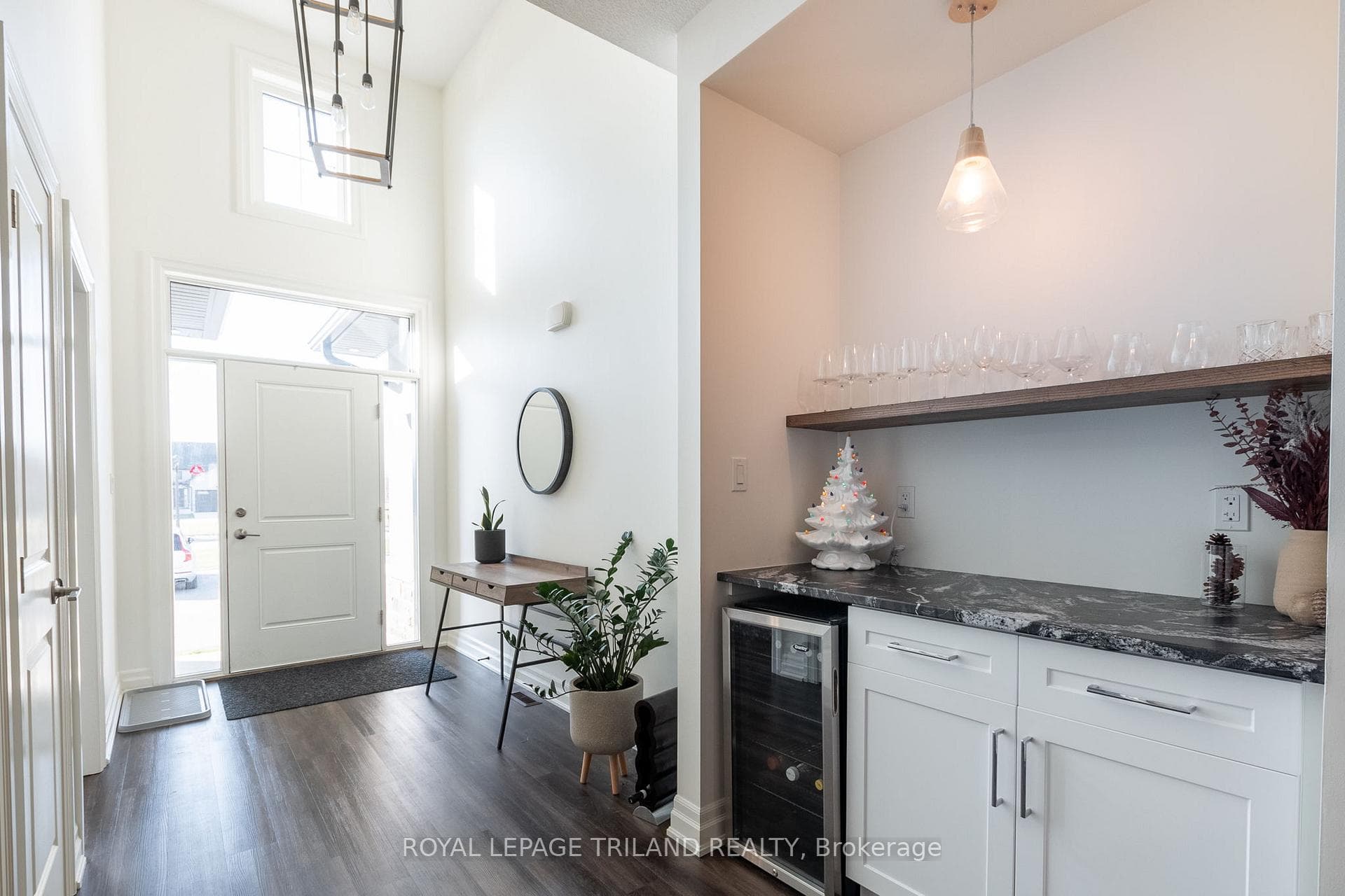 9861 Glendon Drive Unit 102 photo 3