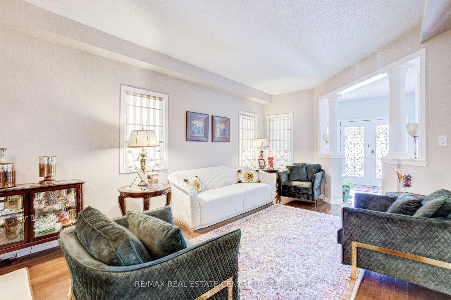 5588 Doctor Peddle Crescent photo 7