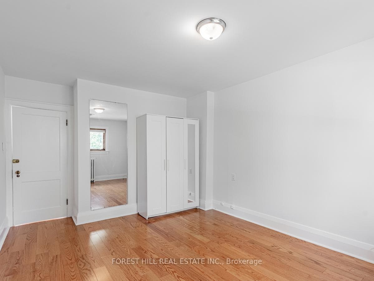189 St Clair Avenue photo 23