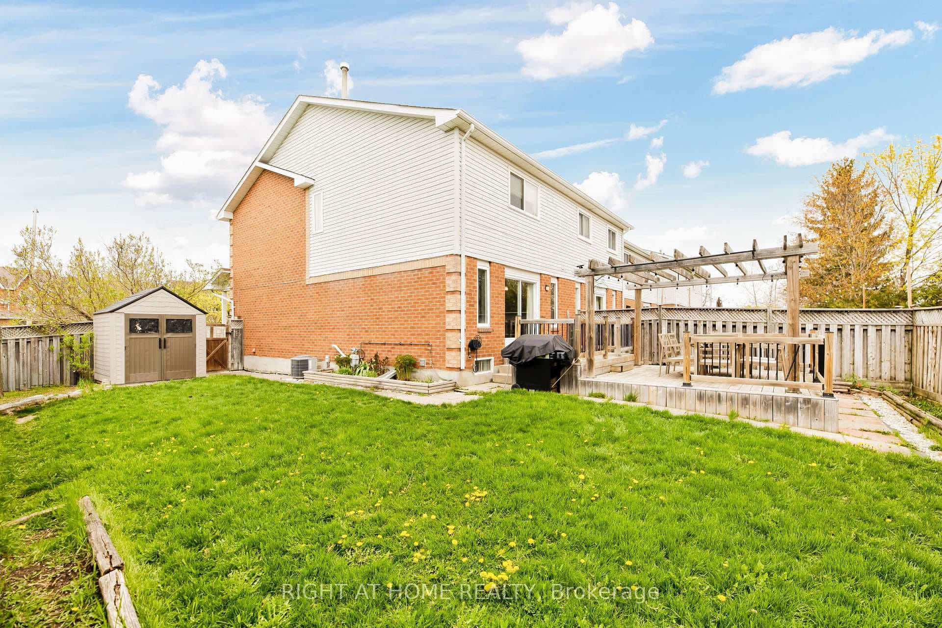 11 Potter Crescent photo 20