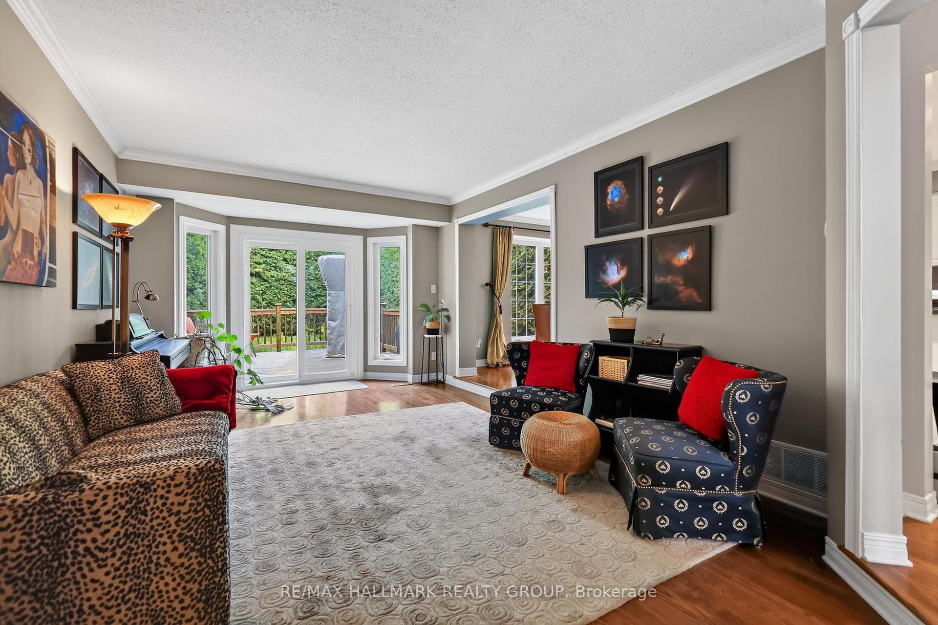 LR OPENS OUT TO LARGE DECK & UNBELIEVABLE PRIVACY