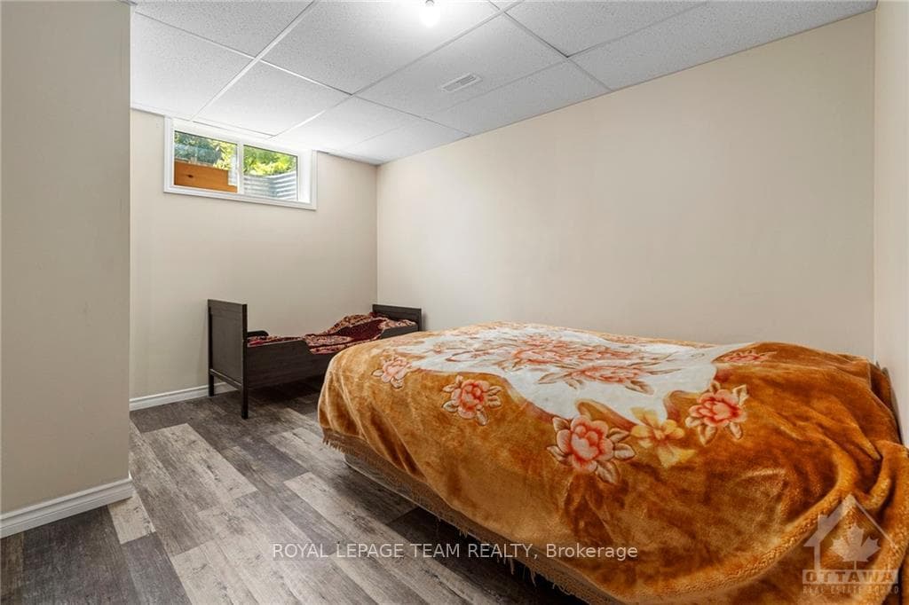36 BEVAN Drive photo 25