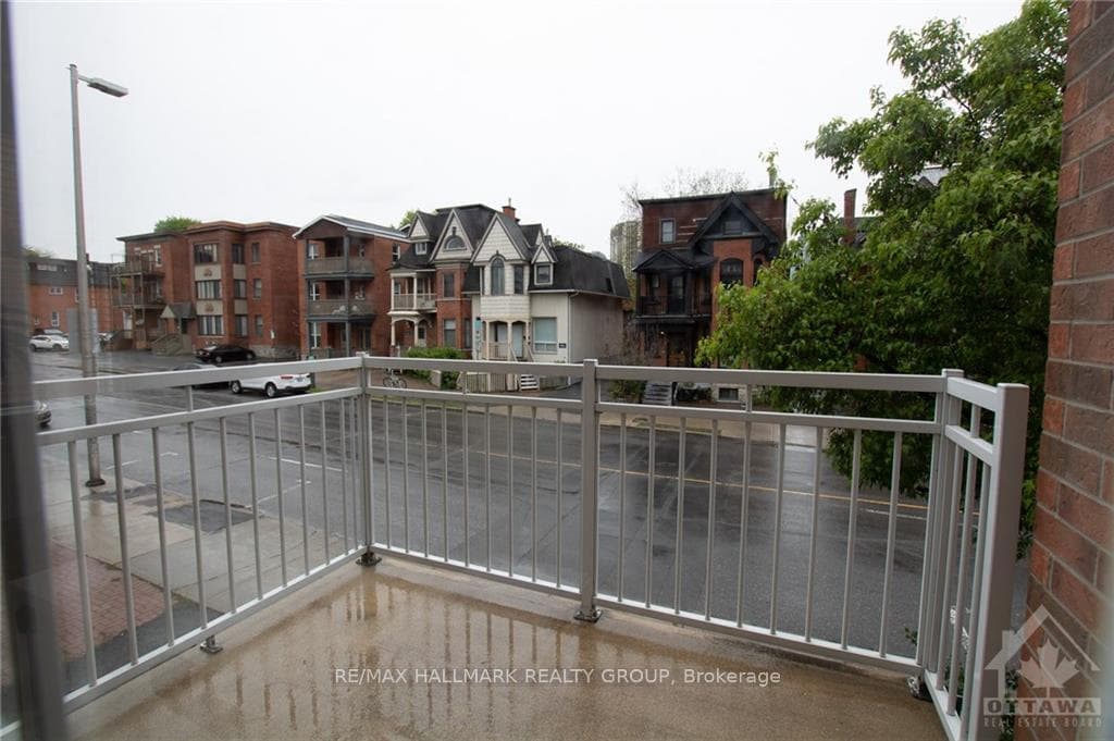 456 SOMERSET Street photo 9