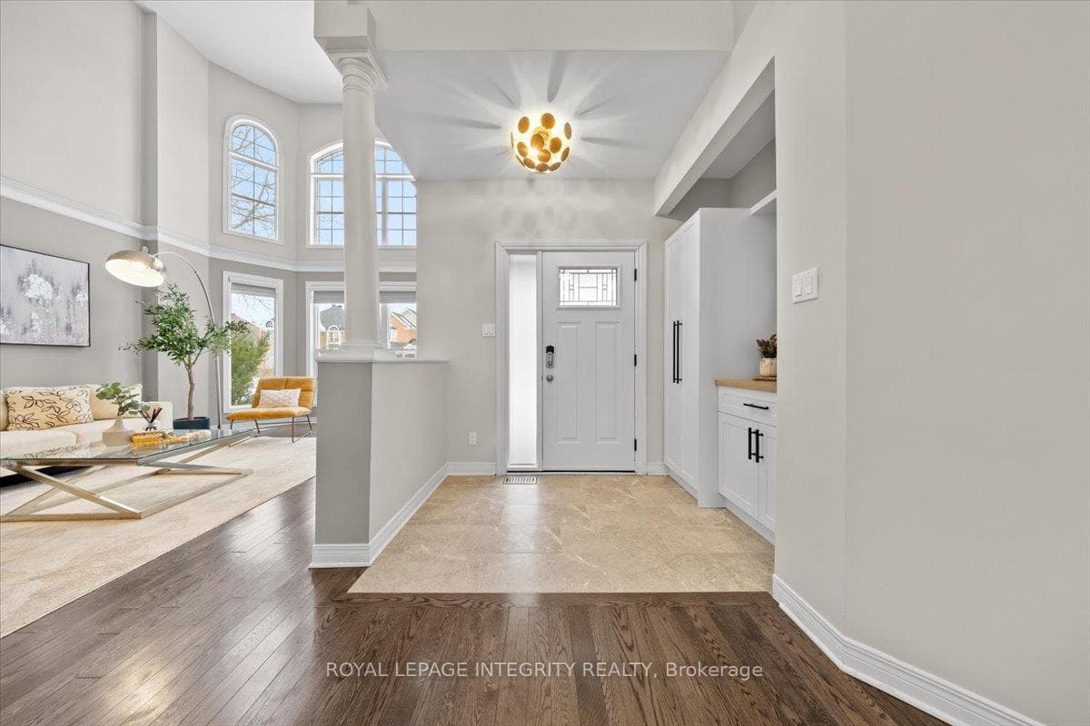 32 Eliza Crescent photo 3