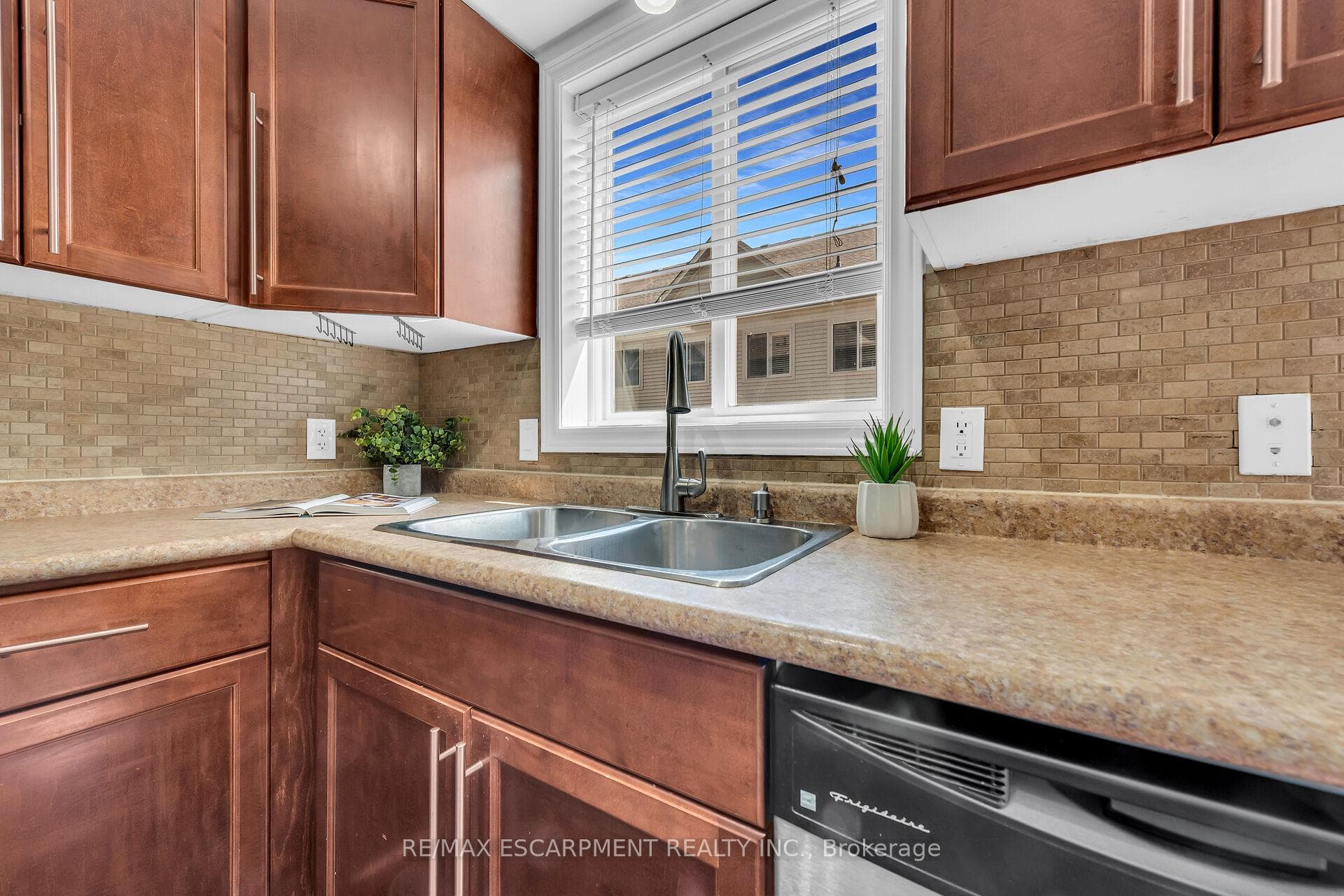 43 Viking Drive photo 7