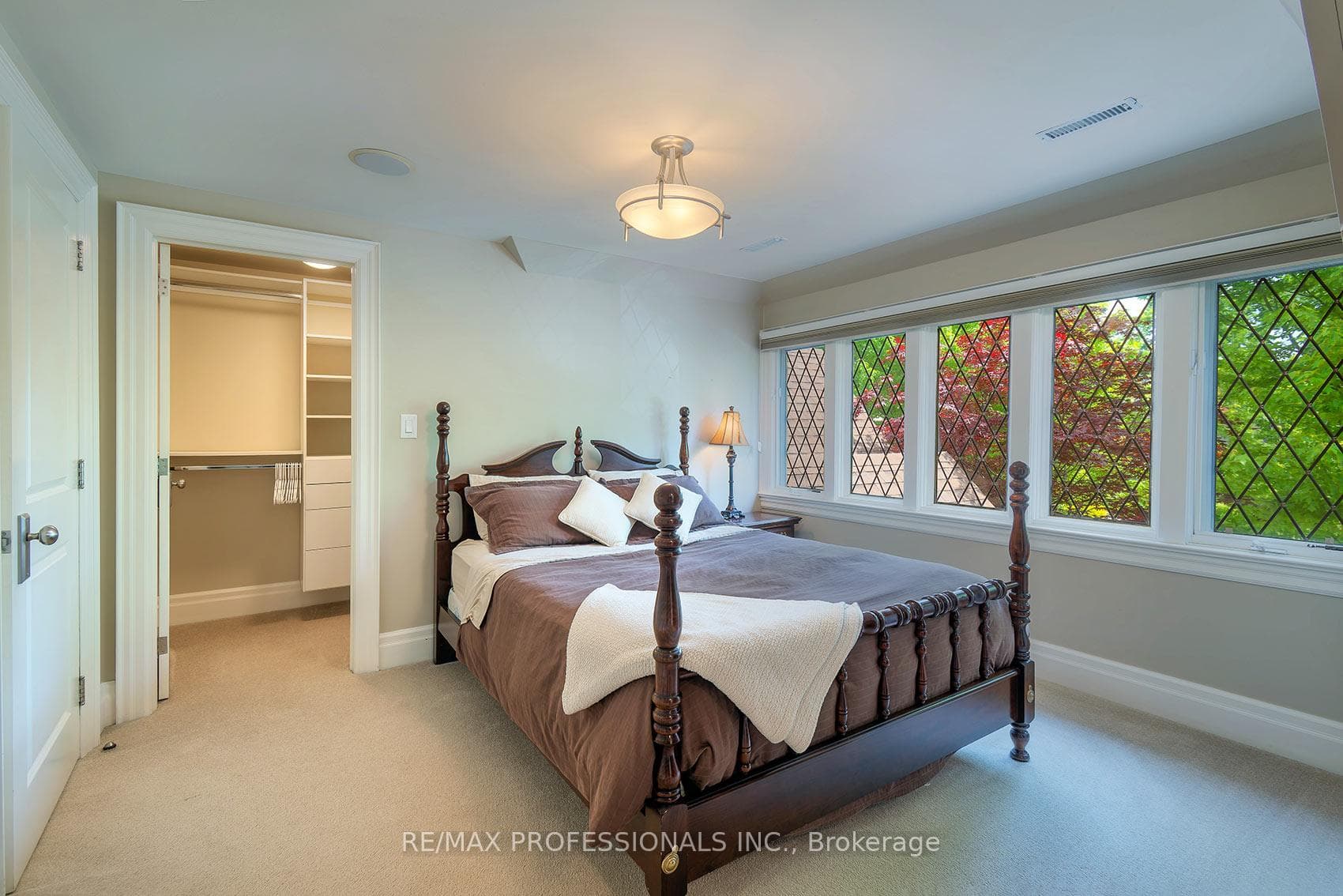376 Prince Edward Drive photo 30