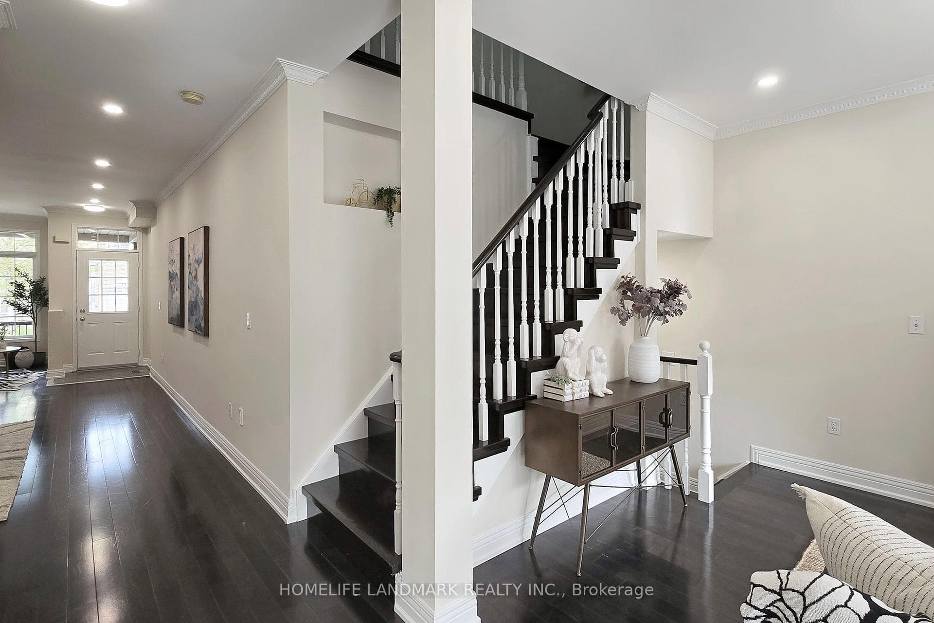 8 Fairlawn Avenue photo 16