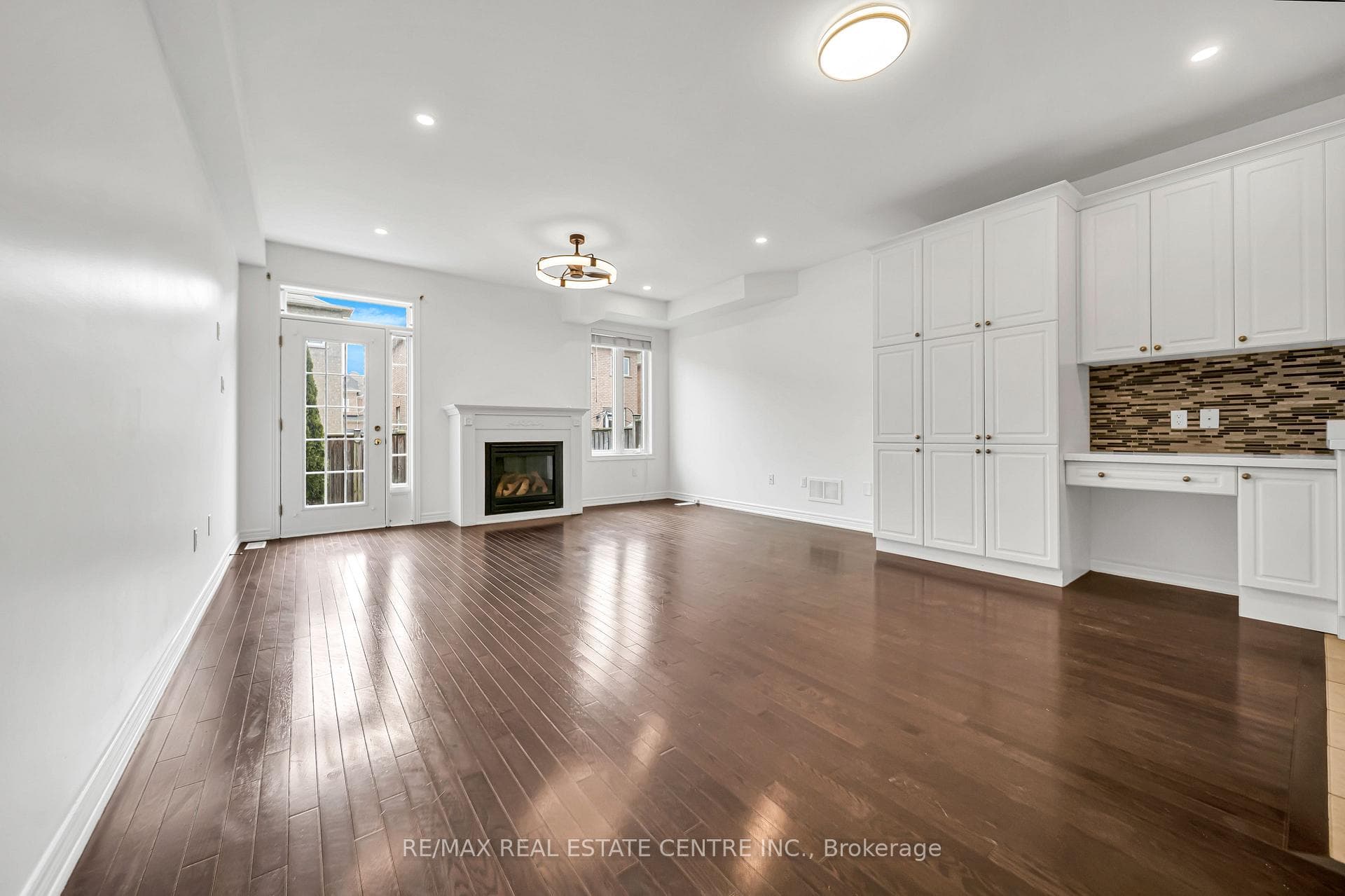 8 Munch Place photo 18