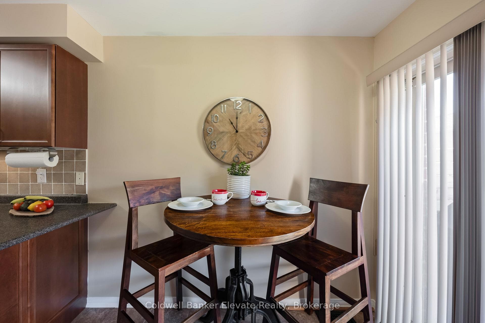 91 Snowberry Crescent photo 28