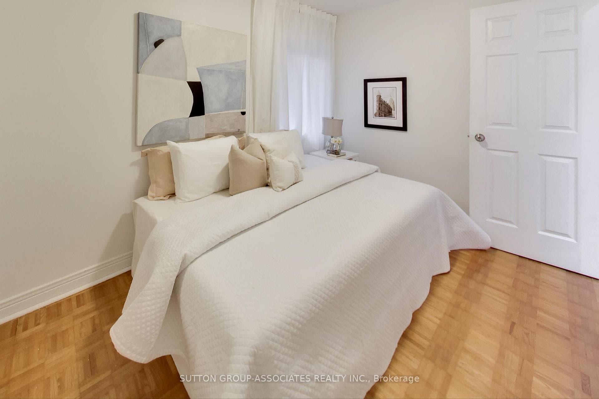 100 Winnett Avenue photo 25
