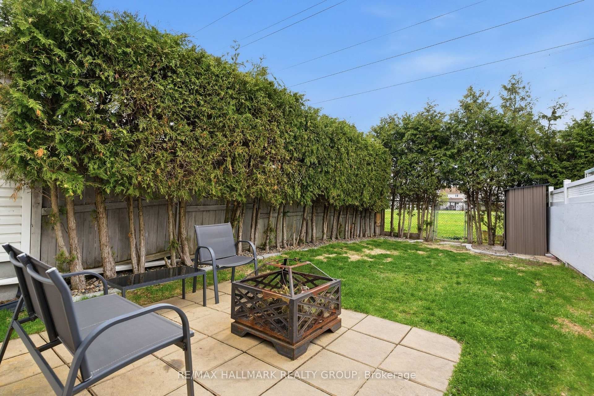 902 Paradise Crescent photo 25