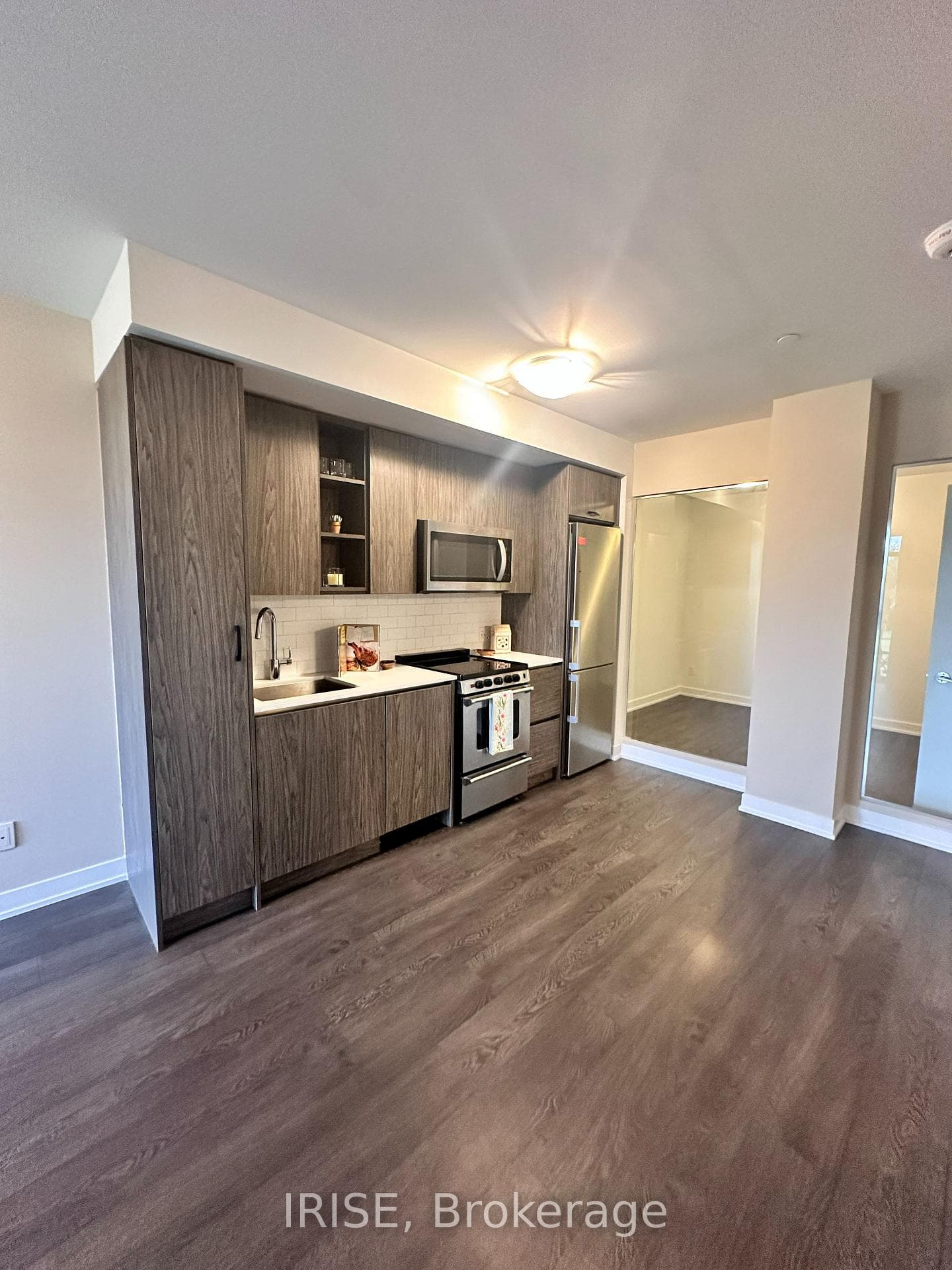 251 Manitoba Street Unit 324 photo 16