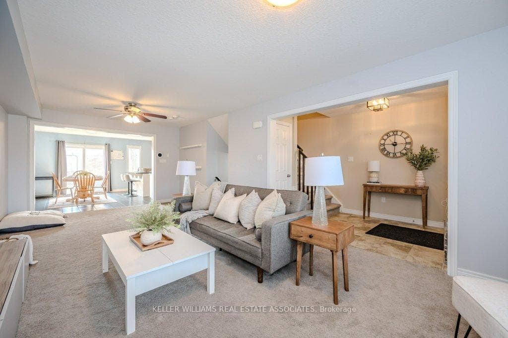 690 Victoria Road photo 5