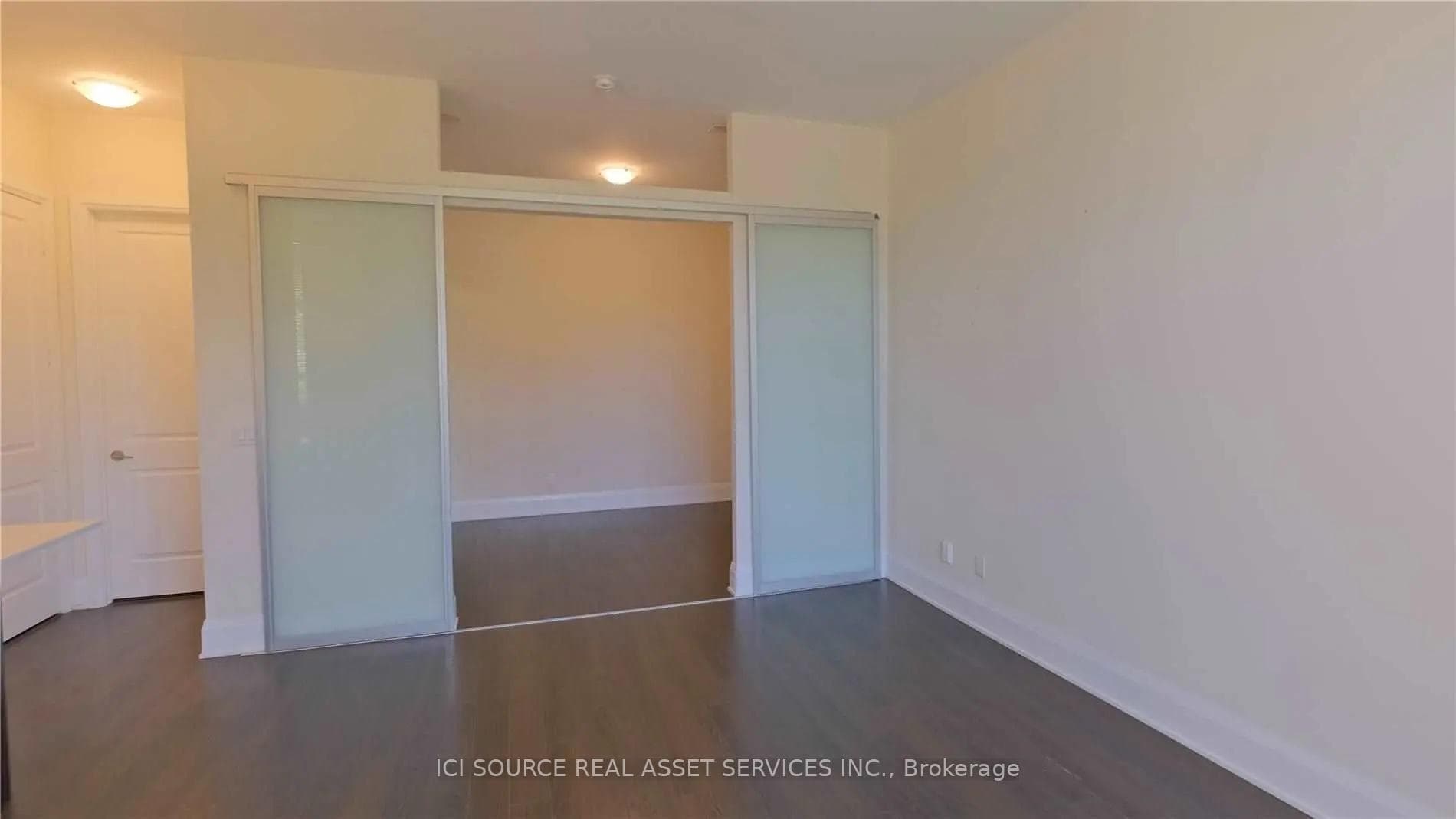 100 Harrison Garden Boulevard Unit L19 photo 2