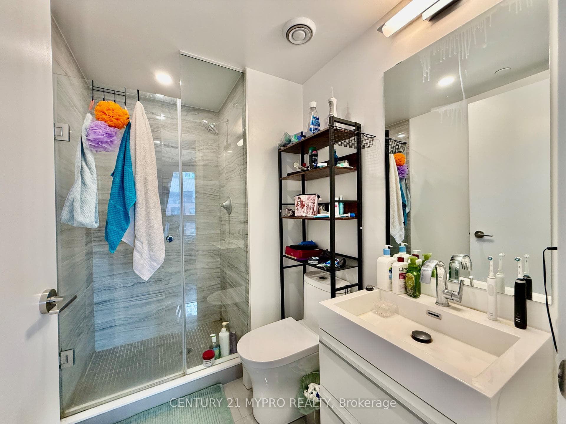 39 Roehampton Avenue Unit 702 photo 22