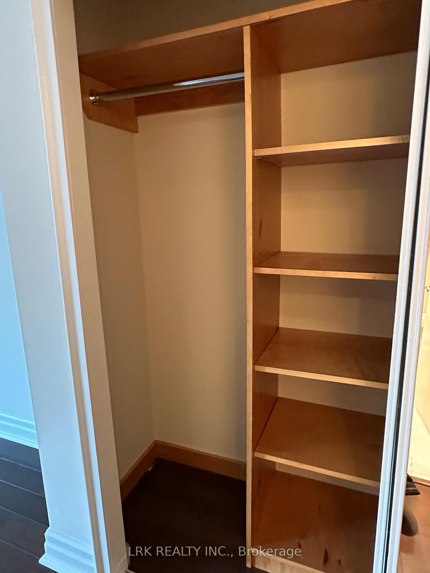 2261 LAKE SHORE Boulevard Unit 520 photo 13