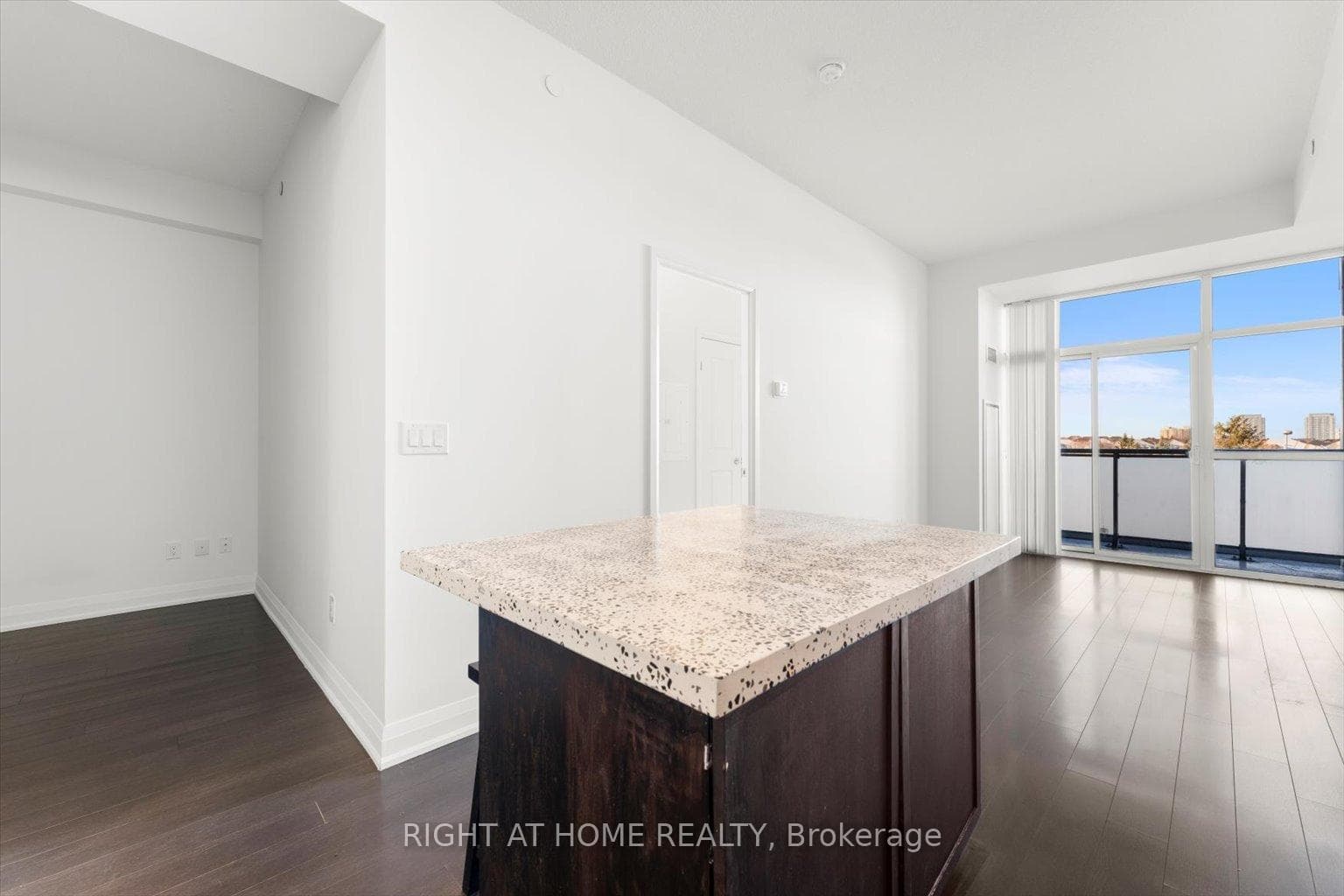 8763 Bayview Avenue Unit 313 photo 7
