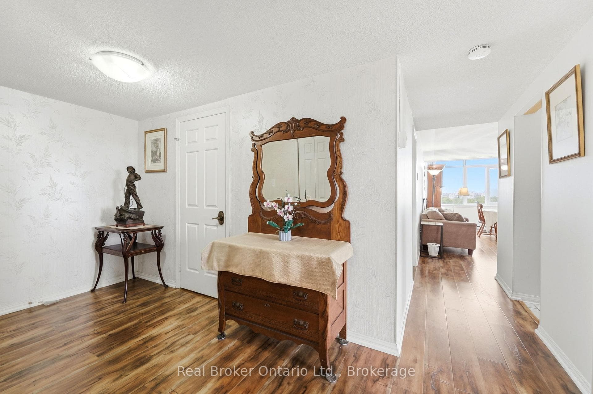 40 Harrisford Street Unit 908 photo 6
