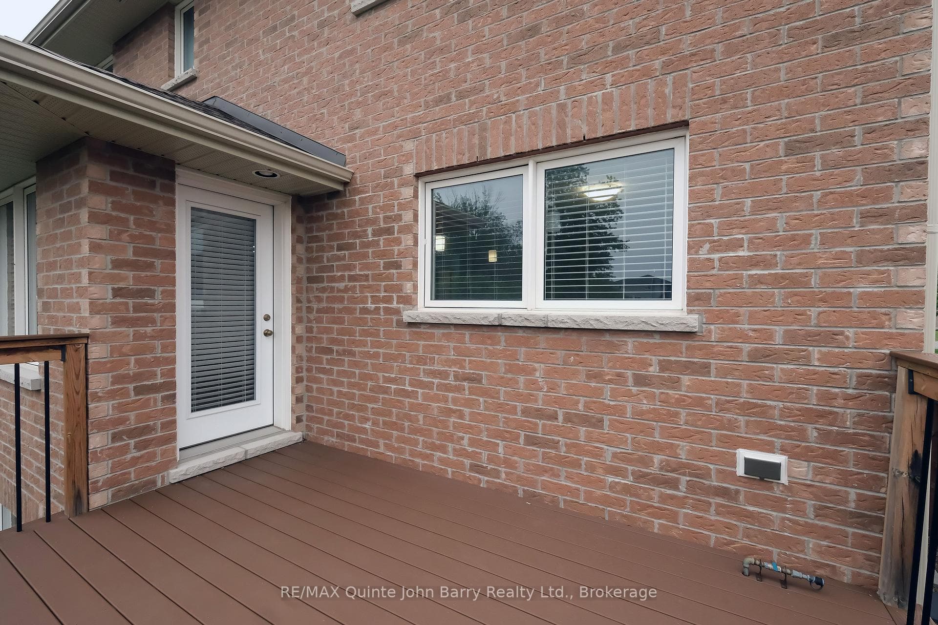 Composite Decking Access to Kitchen/ Dining