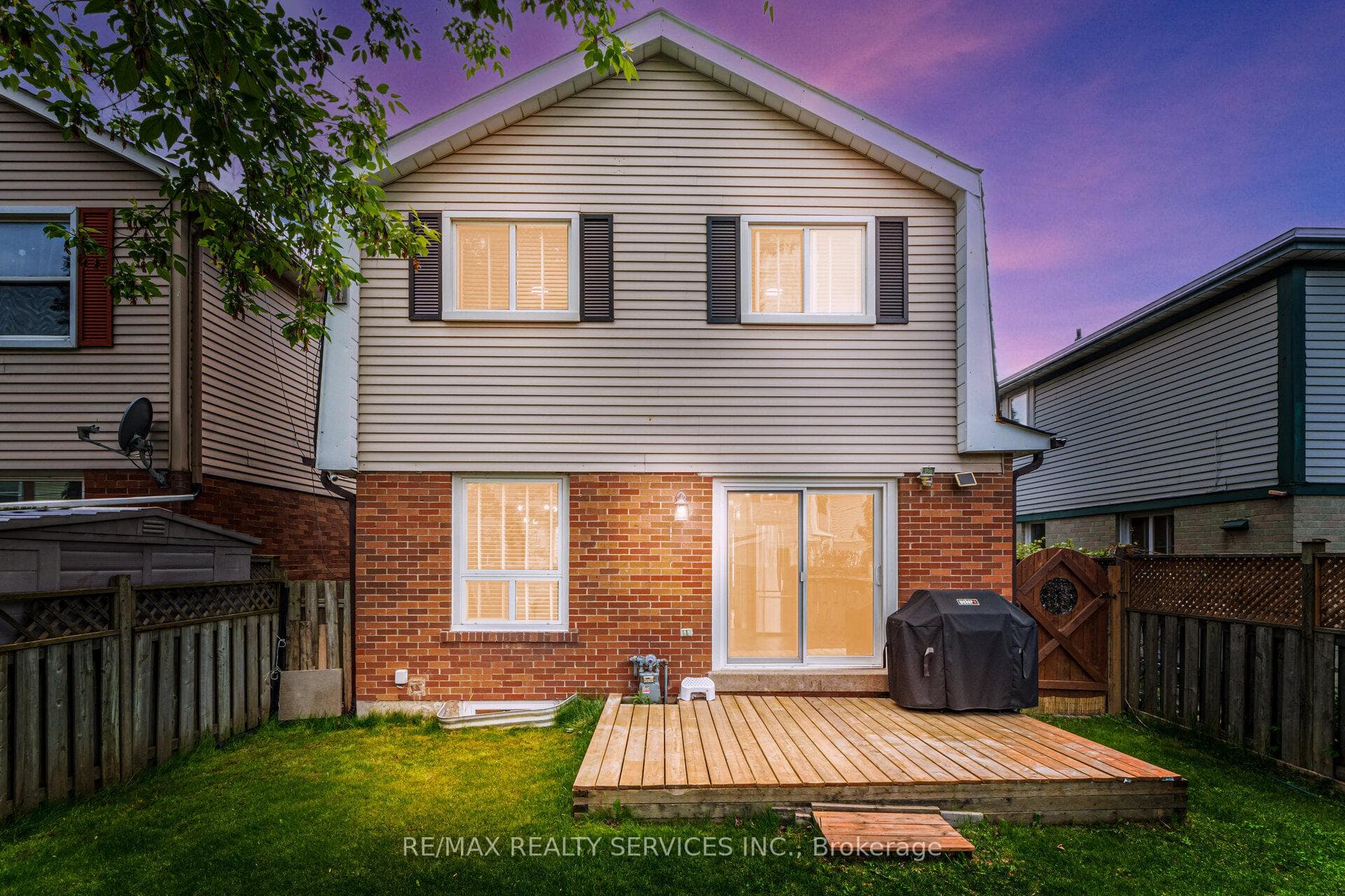 66 Traverston Court photo 40