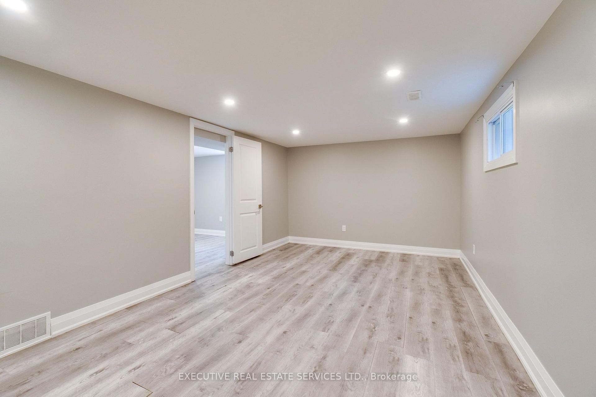 213 East 32nd Street photo 42